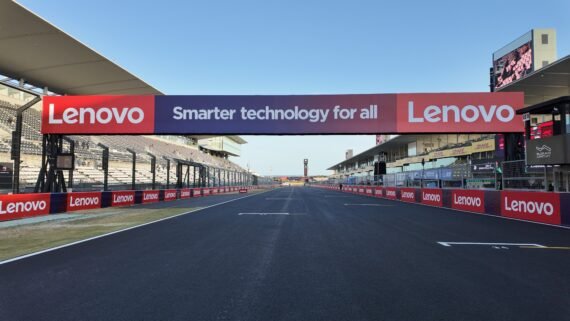 Lenovo menghadirkan laptop terbaru yang mewakili Formula 1 Heineken Chinese Grand Prix 2025