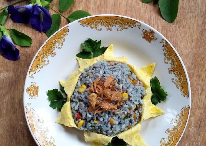 Menu Brunch Unik: Nasi Goreng Truffle dan Teh Bunga Telang