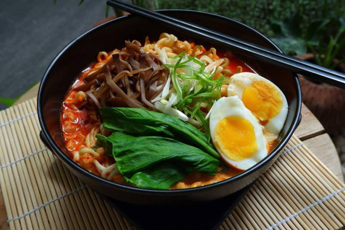 Ramen Pedas Nusantara: Sentuhan Sambal di Kuah Jepang