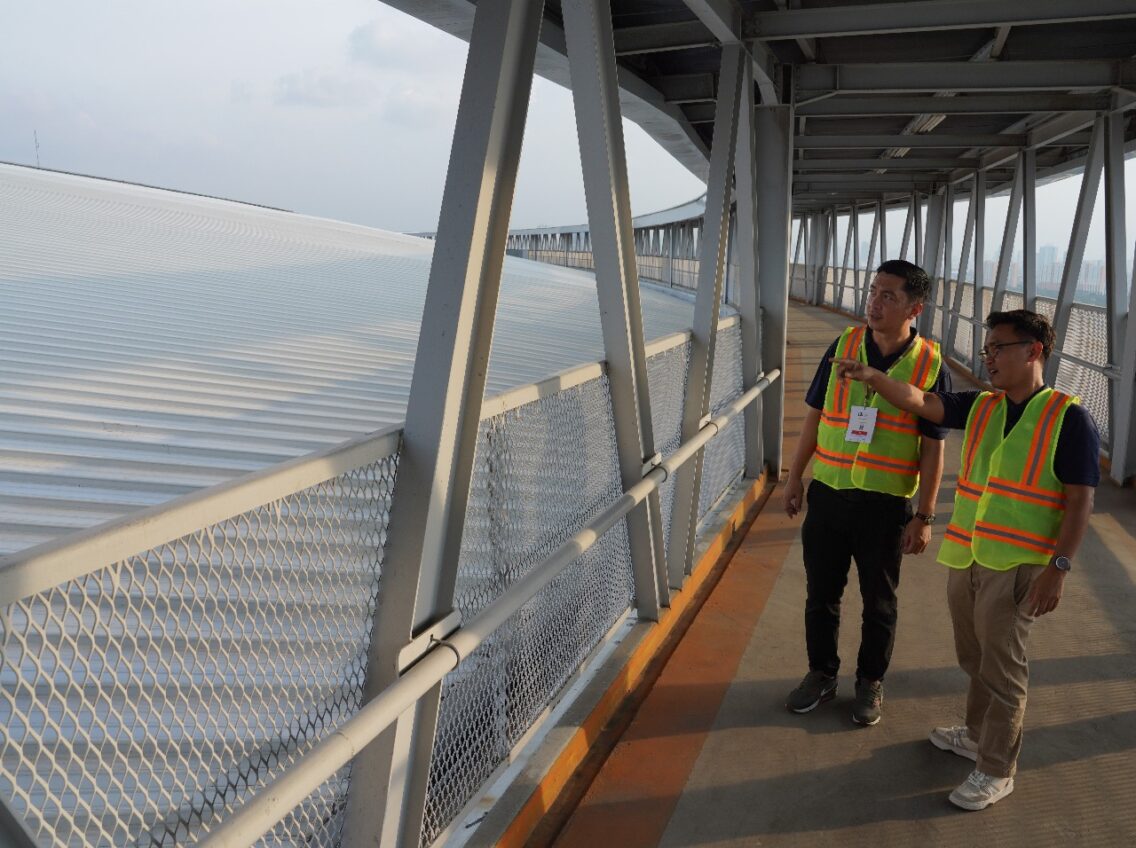 Ternyata atap Jakarta International Stadium pakai BlueScope