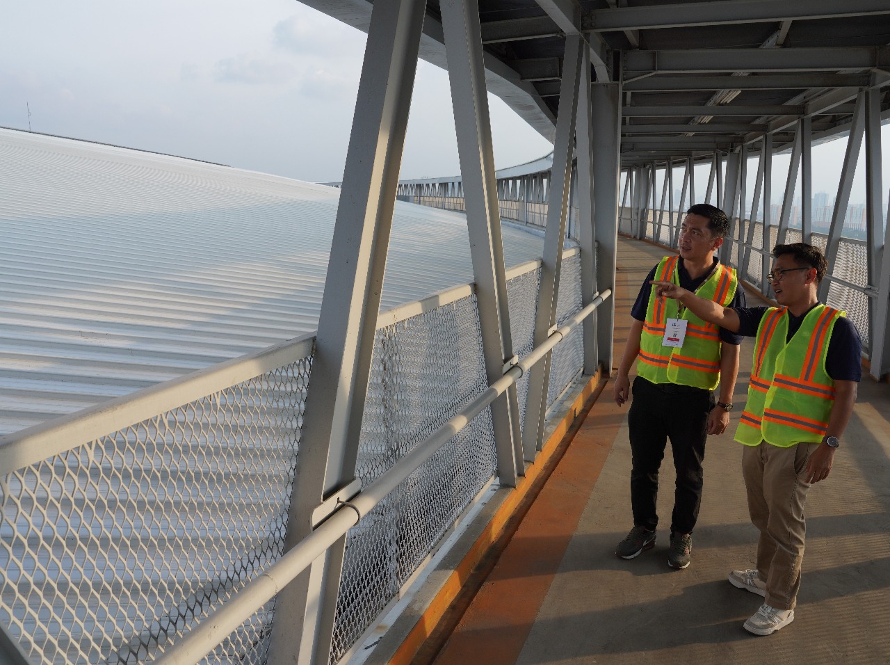Ternyata atap Jakarta International Stadium pakai BlueScope